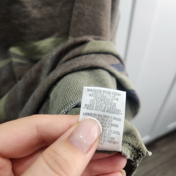 Z Supply Camo Print The Weekender Pullover XS - Picture 7 of 12